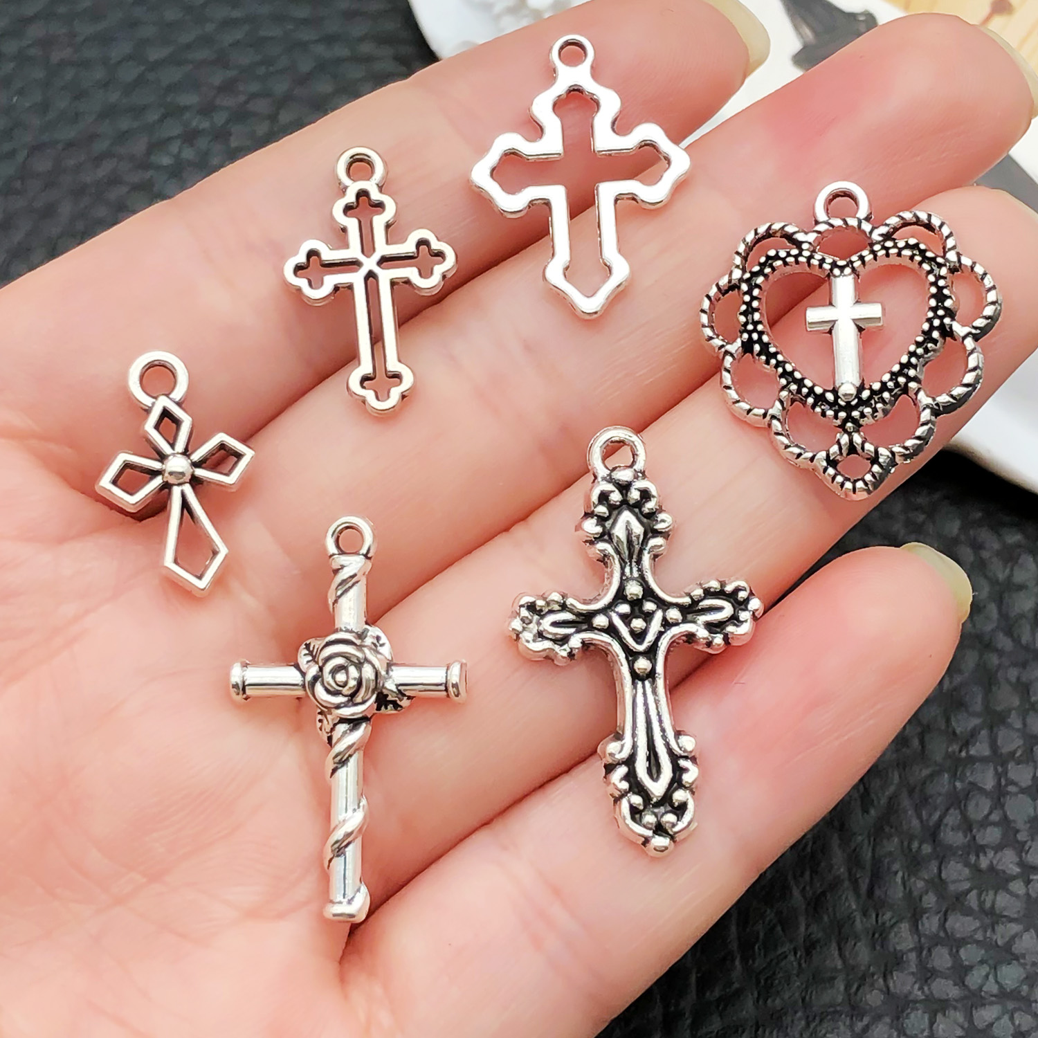52-teiliges verschiedene Kreuz – Jewelry Making Degree Bewertung und Preis